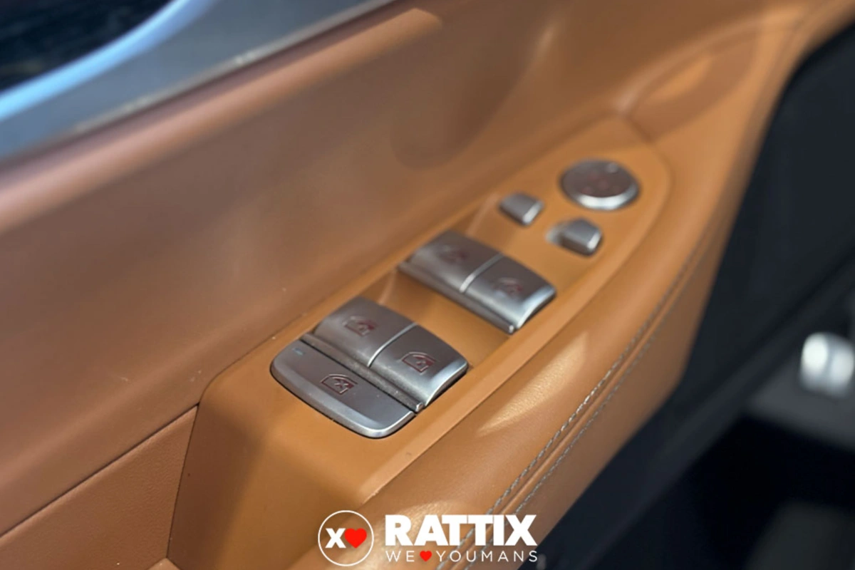 BMW Serie 7 G11 2019 745e auto